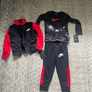 Brand new with tags Nike set 4t